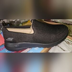 Sketchers Go Walk Joy